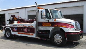 johnsons wrecker service light towing 625723 tb medium duty2